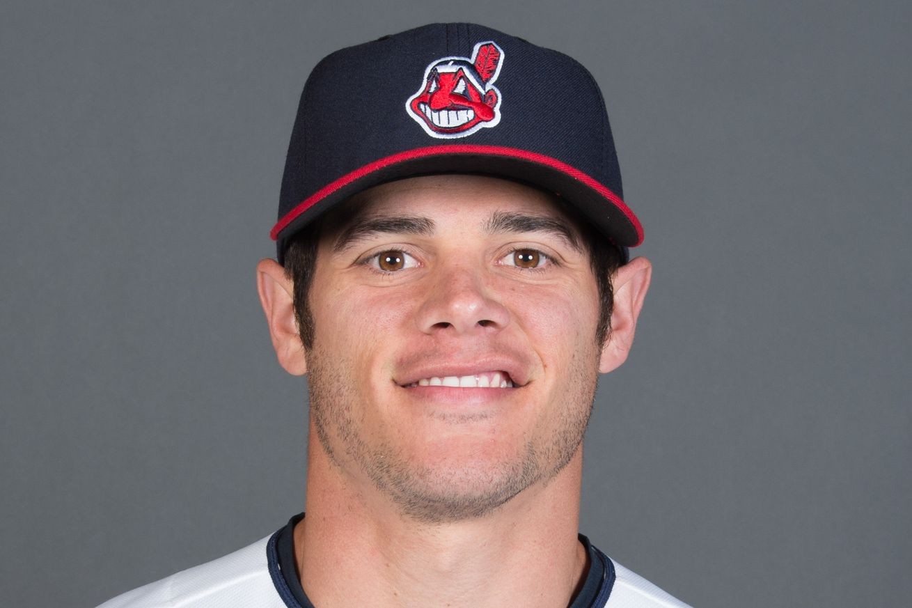 Cleveland Indians trade Anthony Recker to Braves for cash.