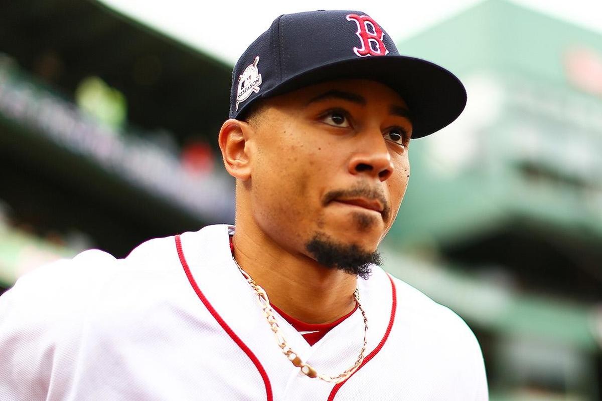 Mookie Betts rolls perfect 300 at World Series of Bowling