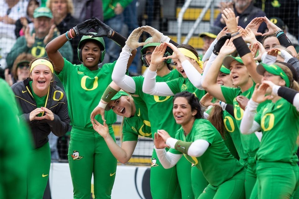 NCAA D1 softball tournament 2018 bracket, TV schedule