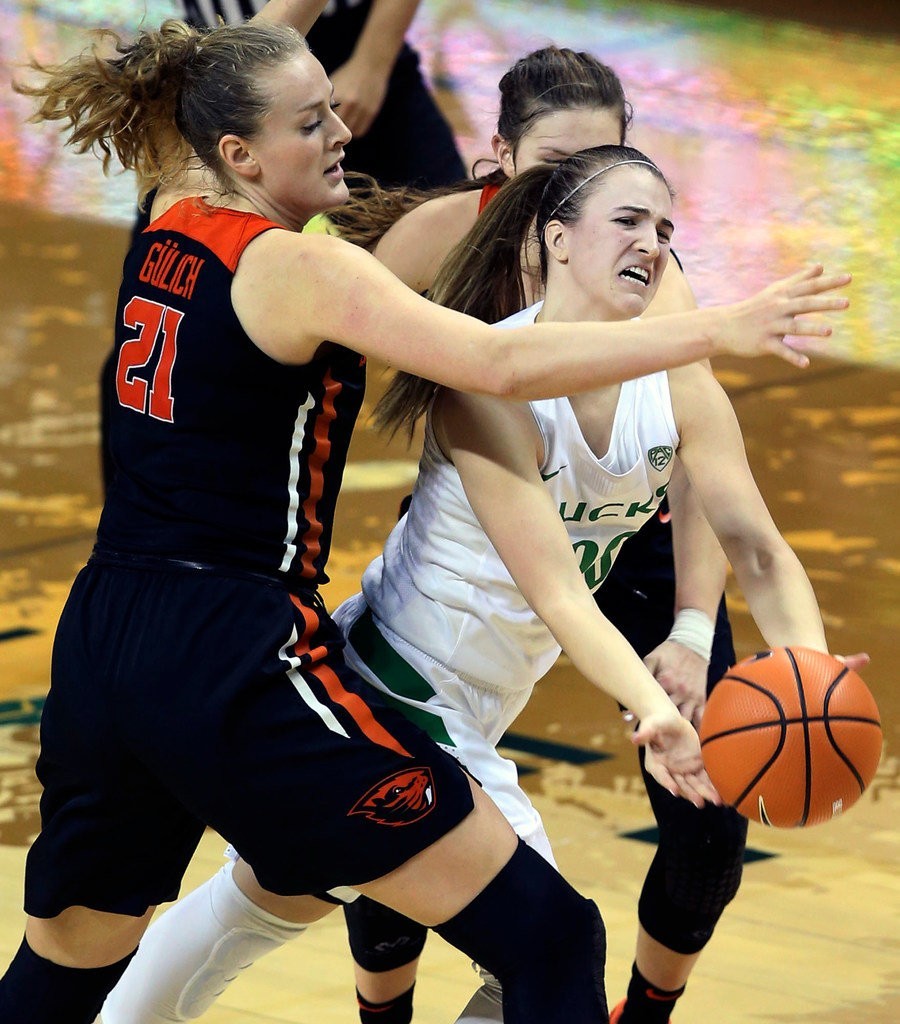 Beavers And Ducks Building Women S Basketball Powers Despite Spending Less Than Traditional Elites