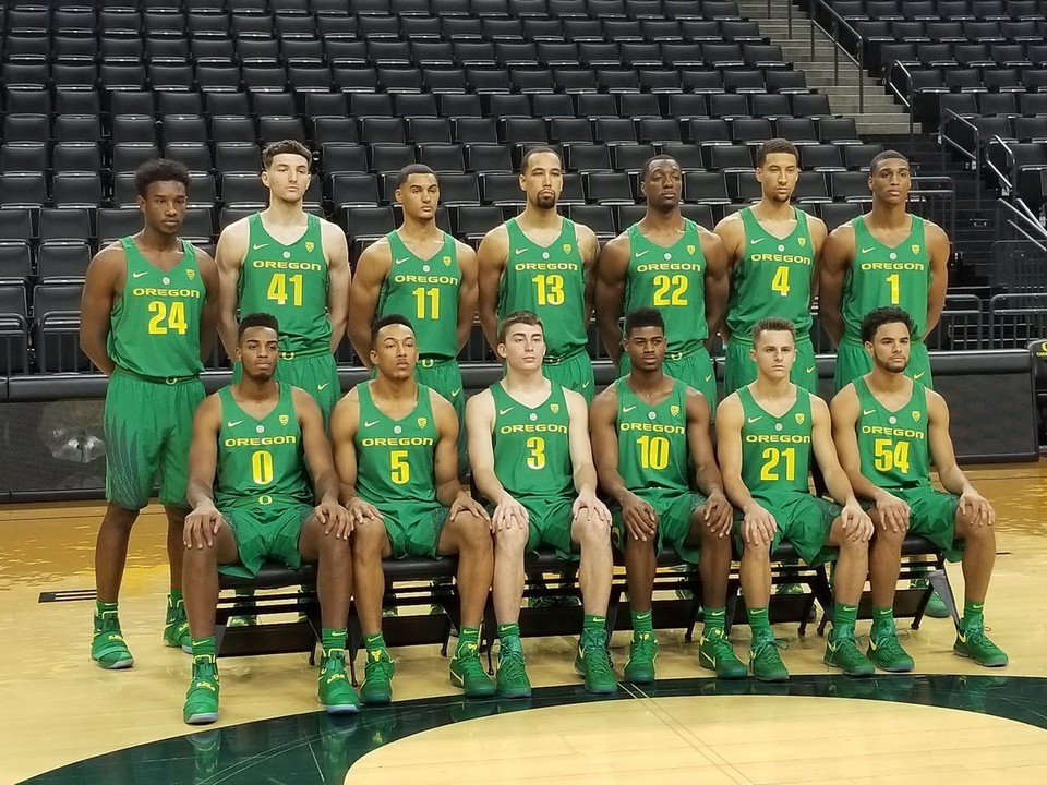 Oregon Ducks begin new era of men's basketball with different faces and