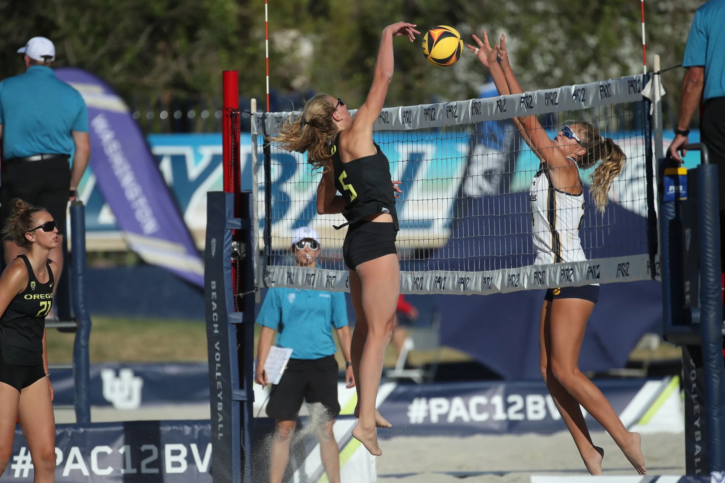 Ducks Go 1 2 in Pac12 Beach Volleyball Tournament