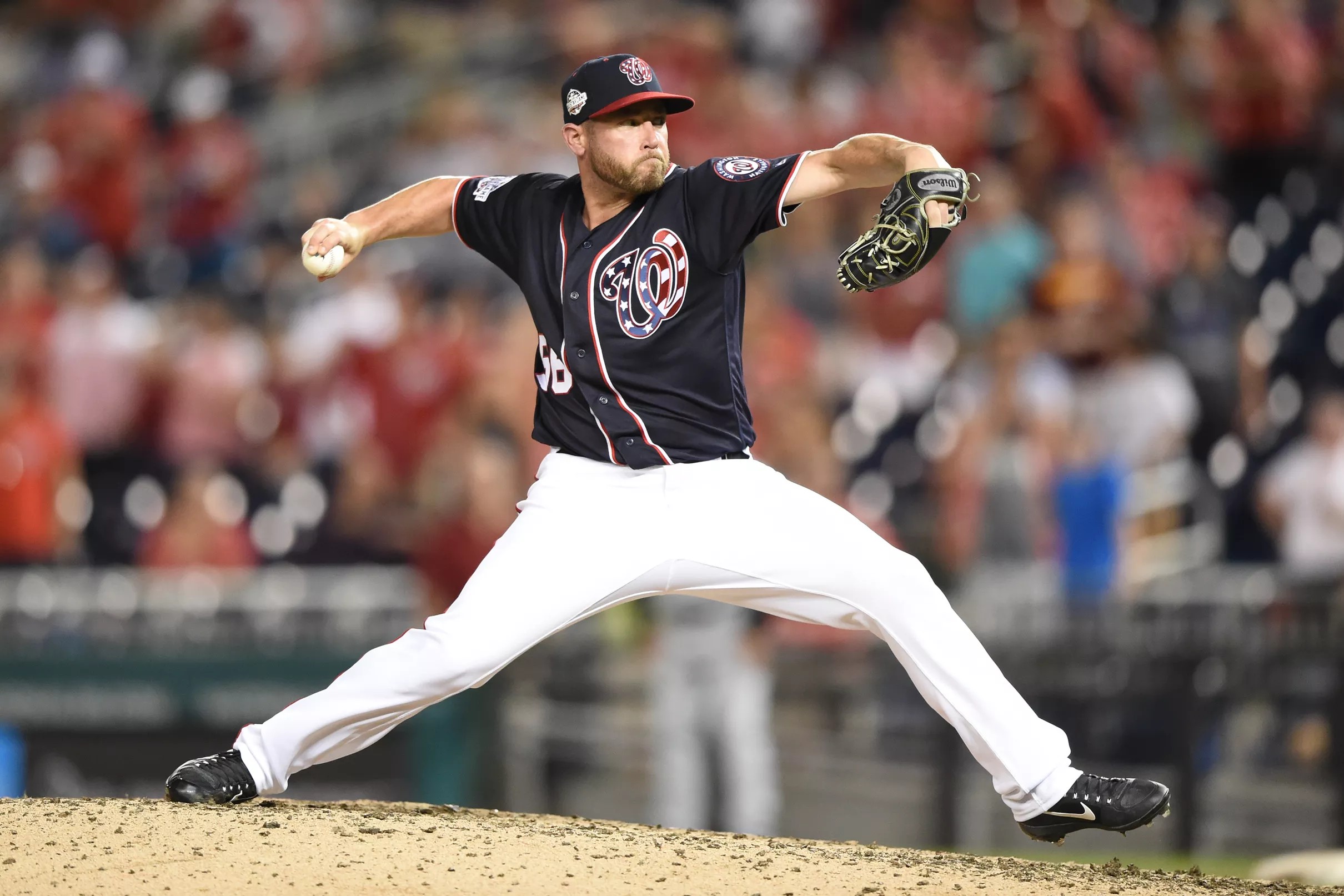 MLB Roundup 1/31 Greg Holland signs in Arizona
