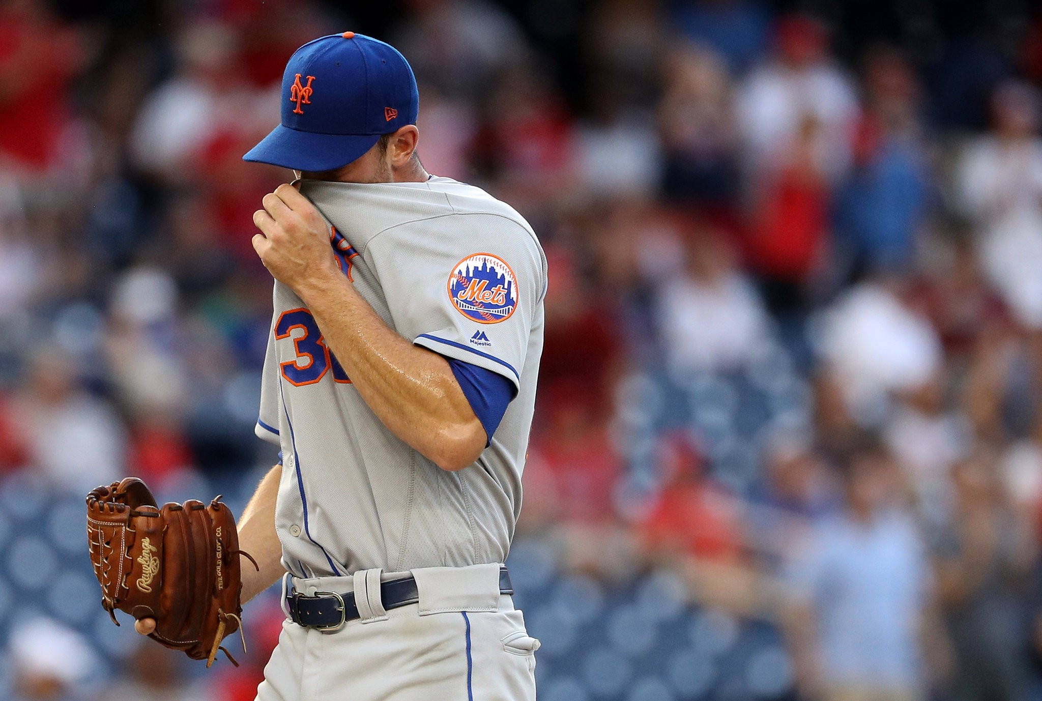 the-mets-and-yankees-are-playing-different-games