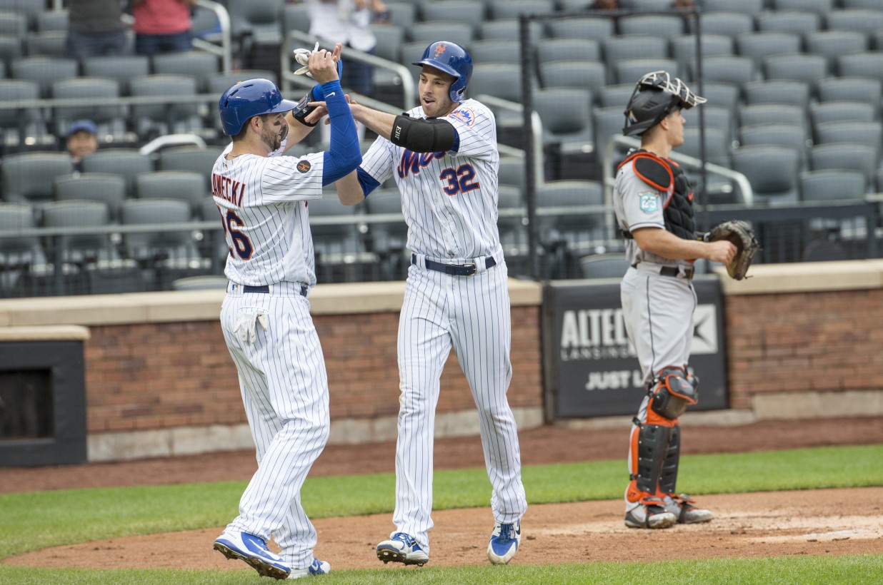 mets-hit-back-to-back-homers-to-walk-off-in-doubleheader-opener