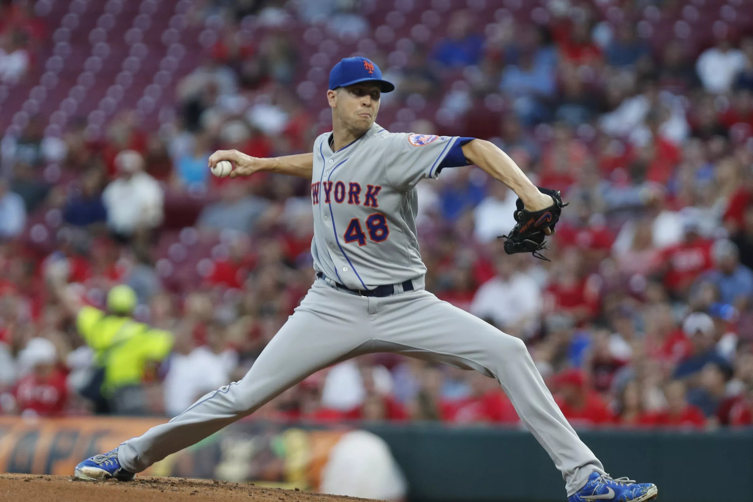 Final Score: Mets 8, Reds 1—A Goat and a Polar Bear Walk Into a Ballpark...