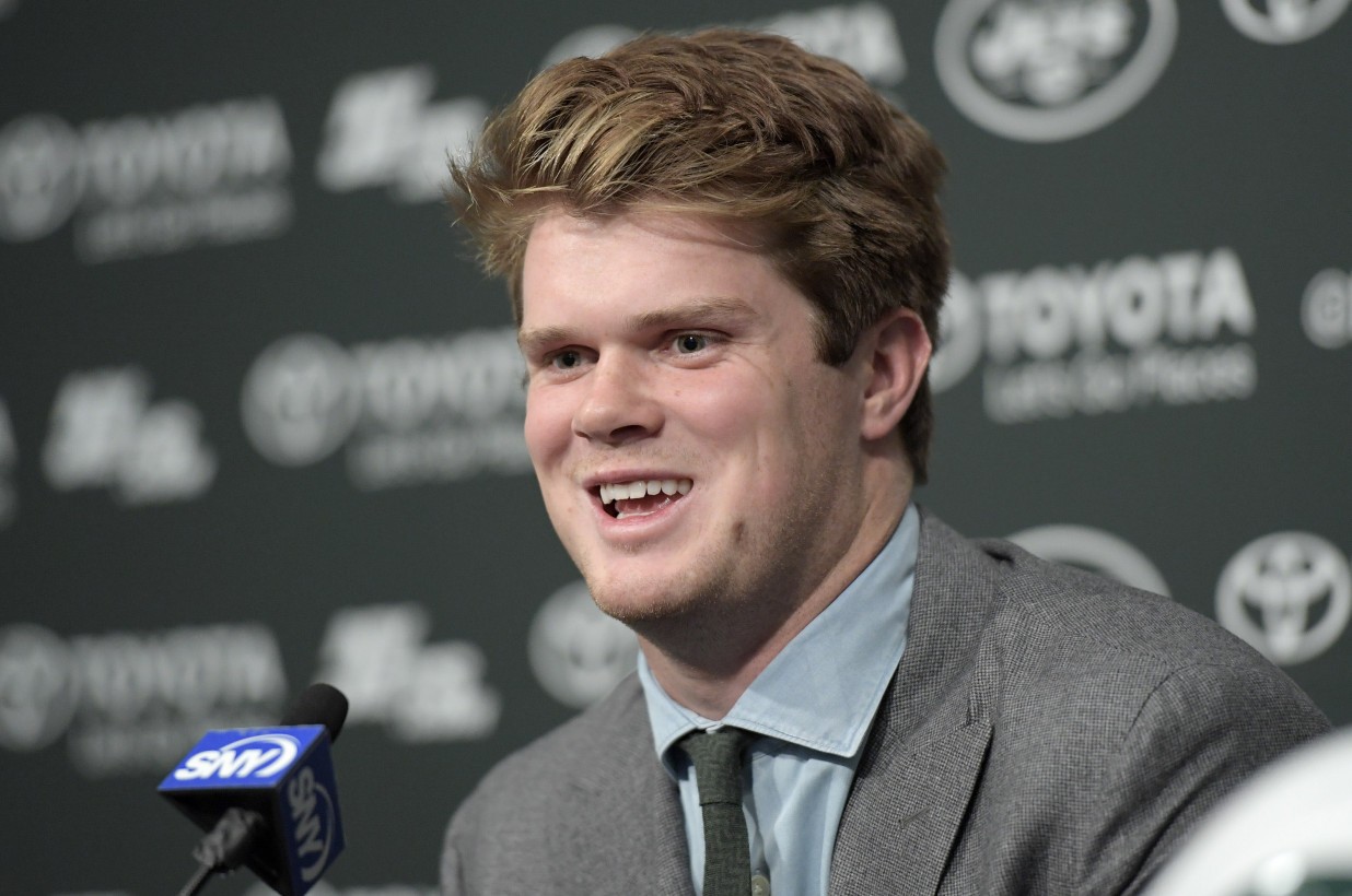 Sam Darnold picks a number with troubling Jets history