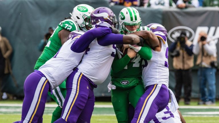 Sam Darnold Throws Three Interceptions In Jets' Loss To Vikings