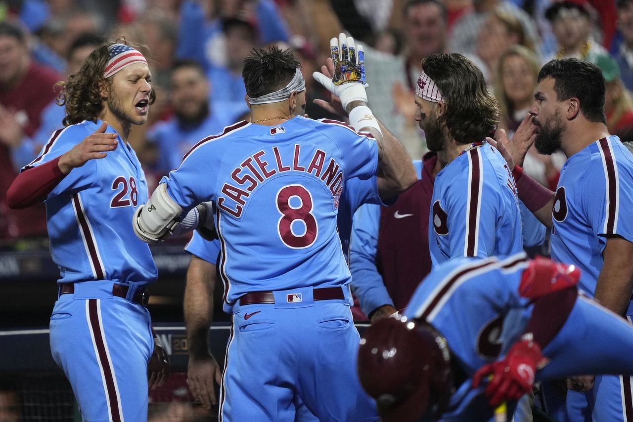 WATCH Phillies celebrate after eliminating Braves in NLDS (PHOTOS, VIDEO)