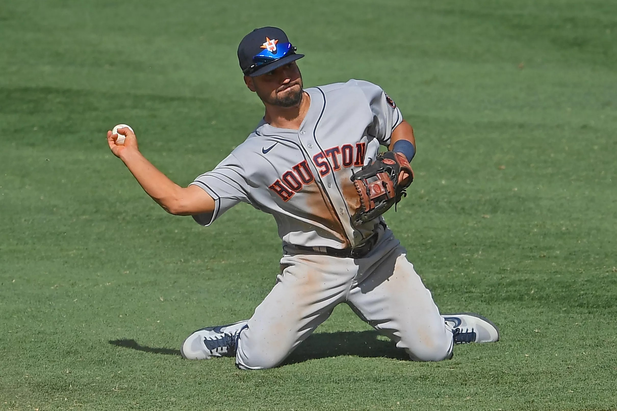 Braves send Jack Mayfield to Angels for cash