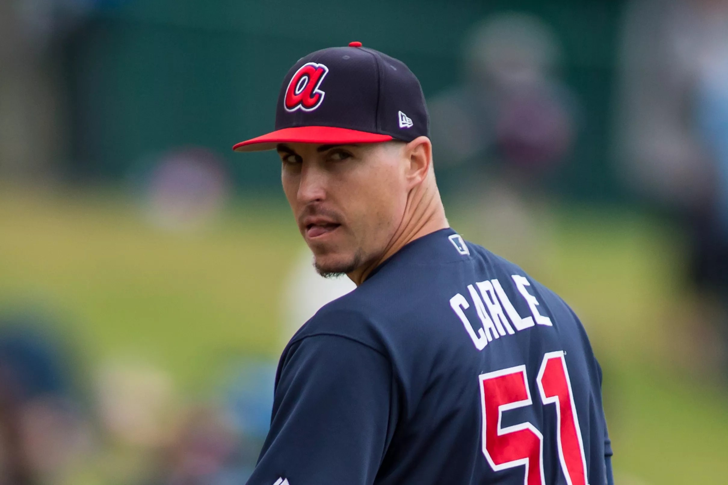 Braves trade Shane Carle to Rangers for cash