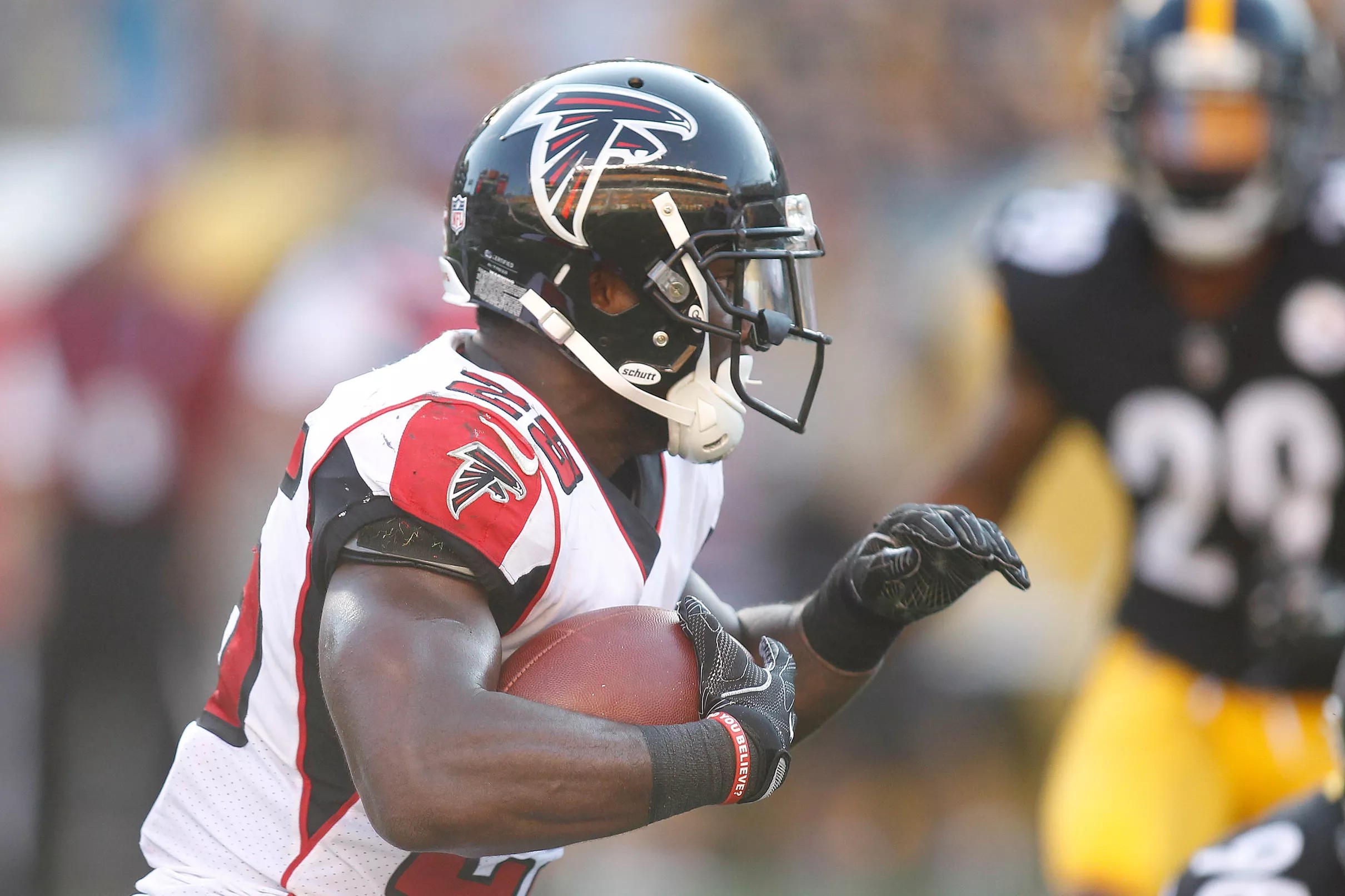 RB Brian Hill returns to the Atlanta Falcons practice squad