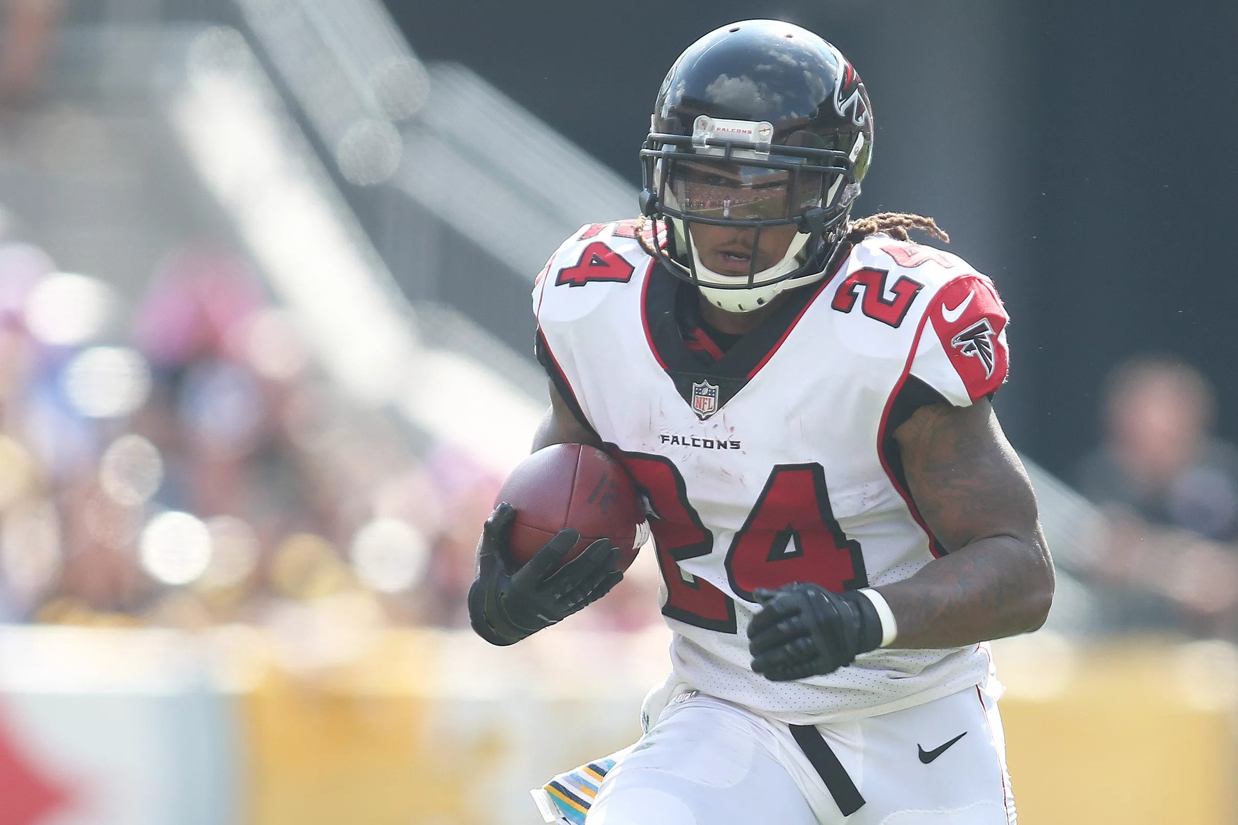 Falcons Camp Report:  Falcons Offense:  Training Camp Performance Blows Everyone Away! - q13ry3a