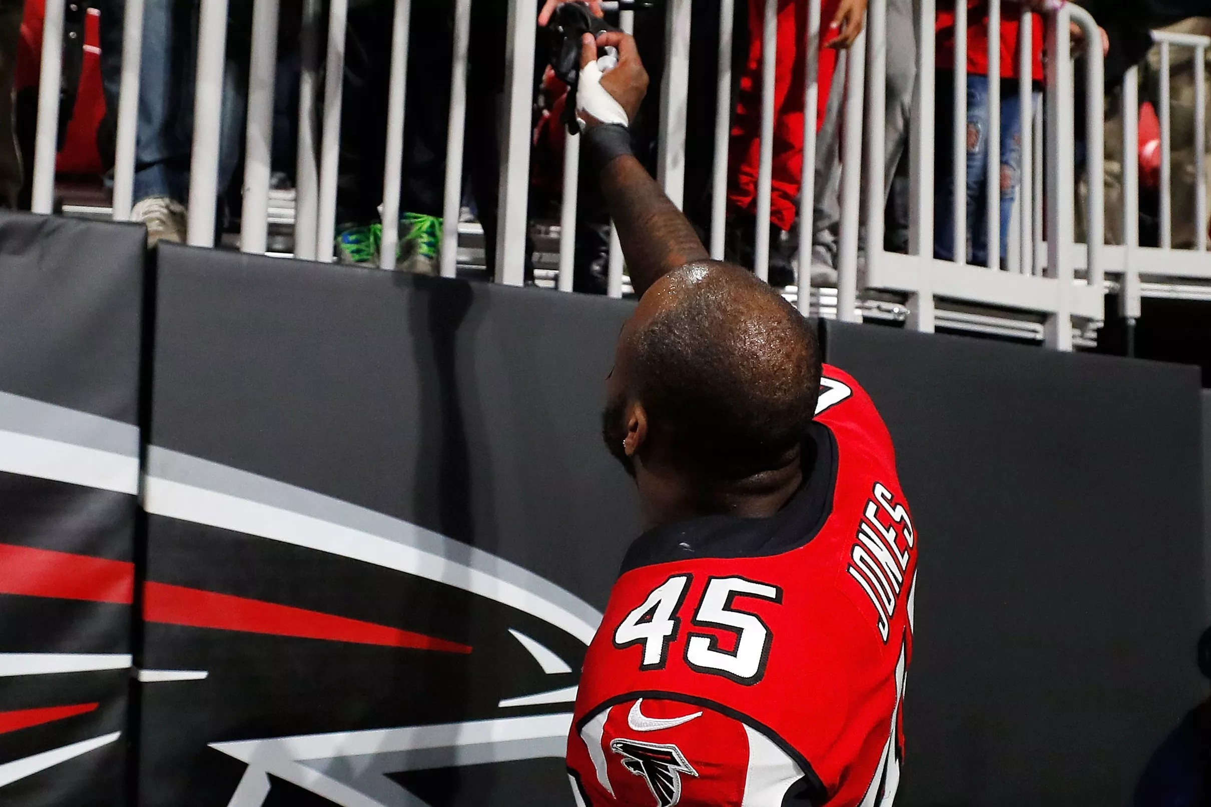 Deion Jones, Budding Superstar, Is Drawing Praise Ahead Of Today’s ...