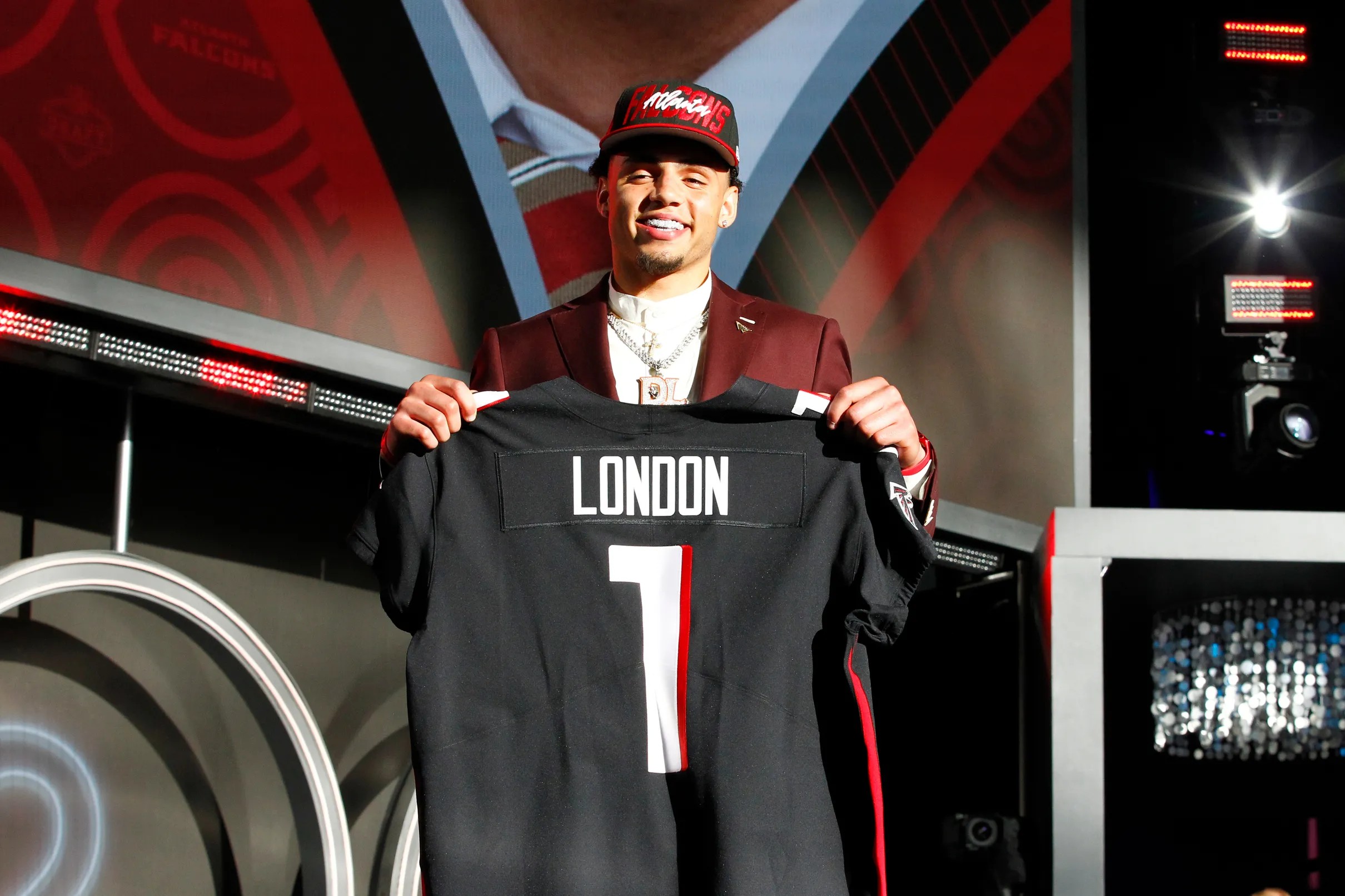 Falcons 2022 draft class selects their jersey numbers