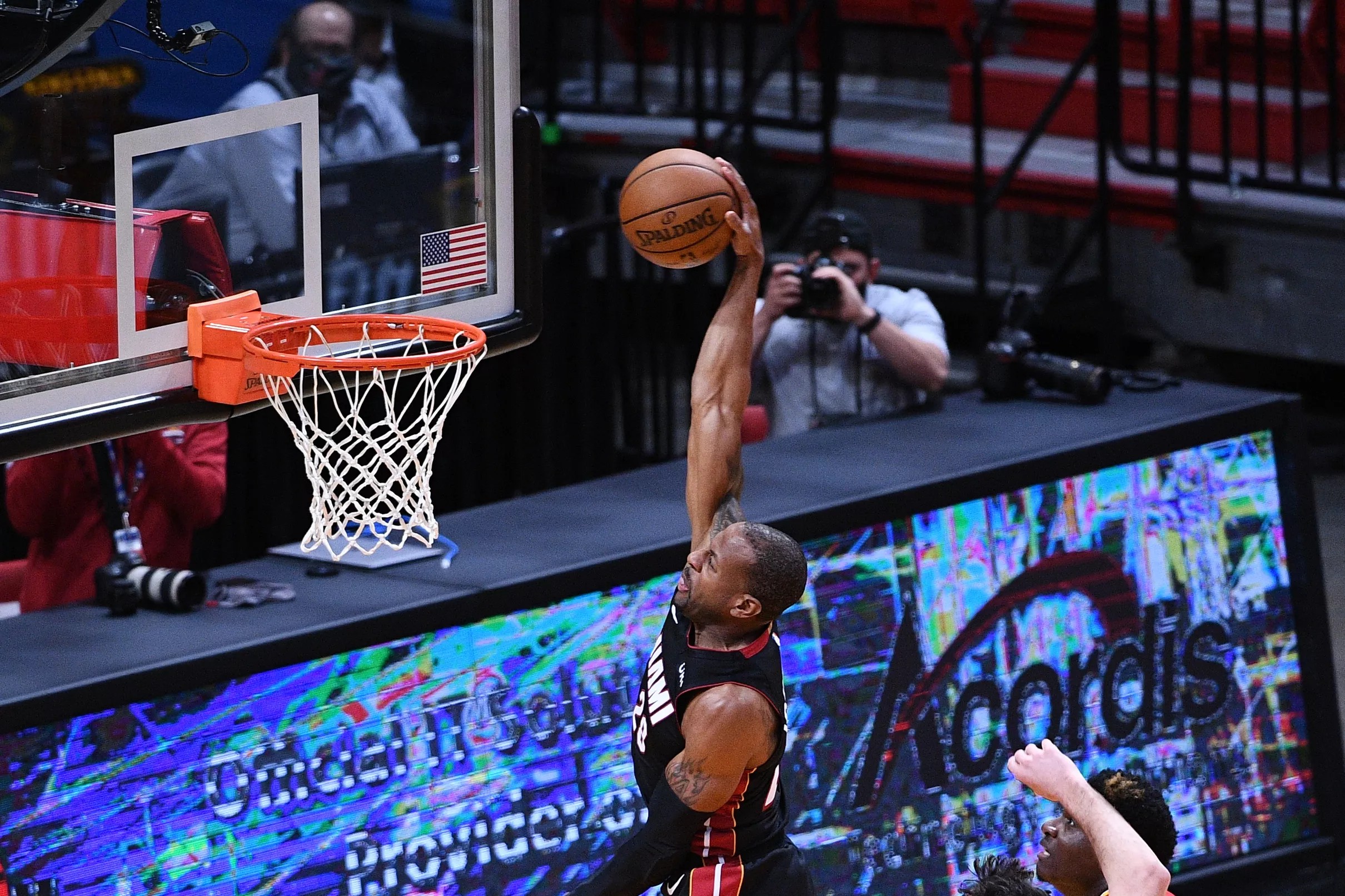 heat-defeat-hawks-109-99-win-sixth-straight