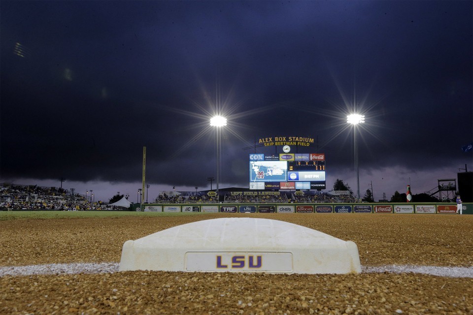 LSU baseball game against Vanderbilt suspended; will resume Sunday morning