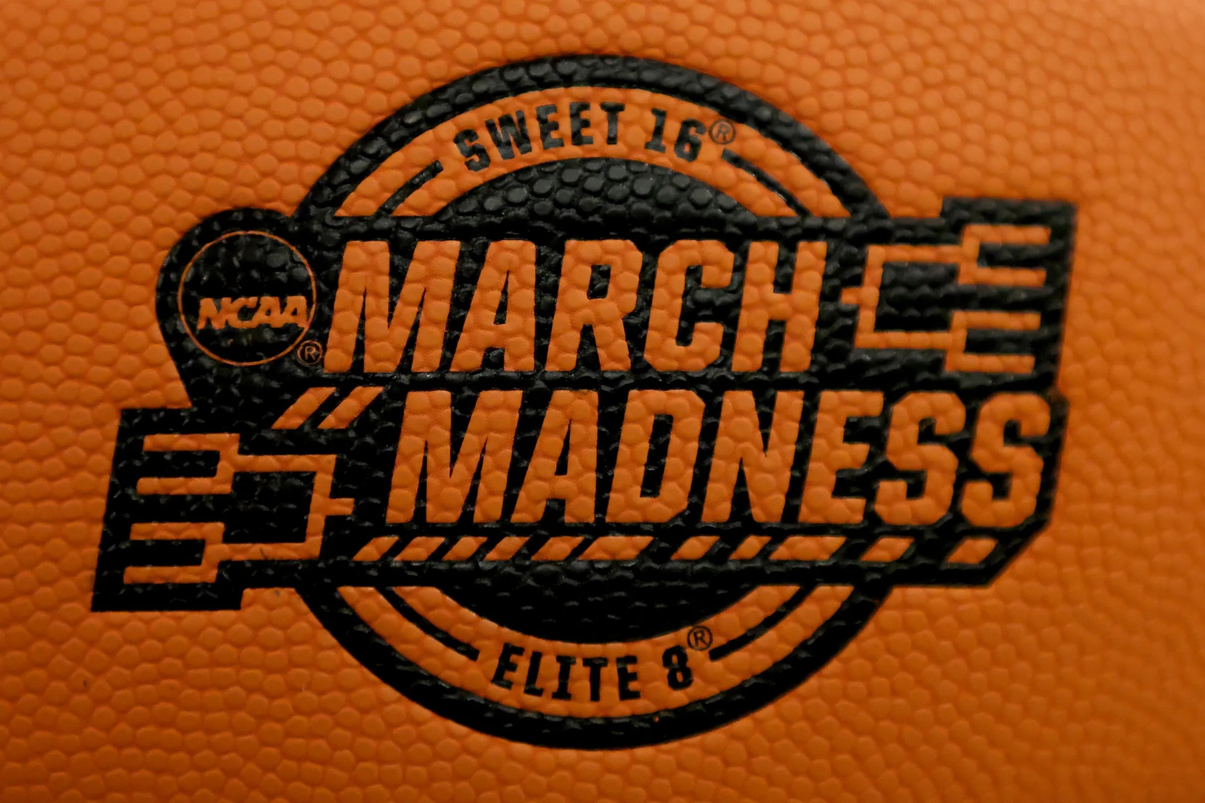 TOURNAMENT THREAD NCAA Tournament Elite 8 Men’s Basketball