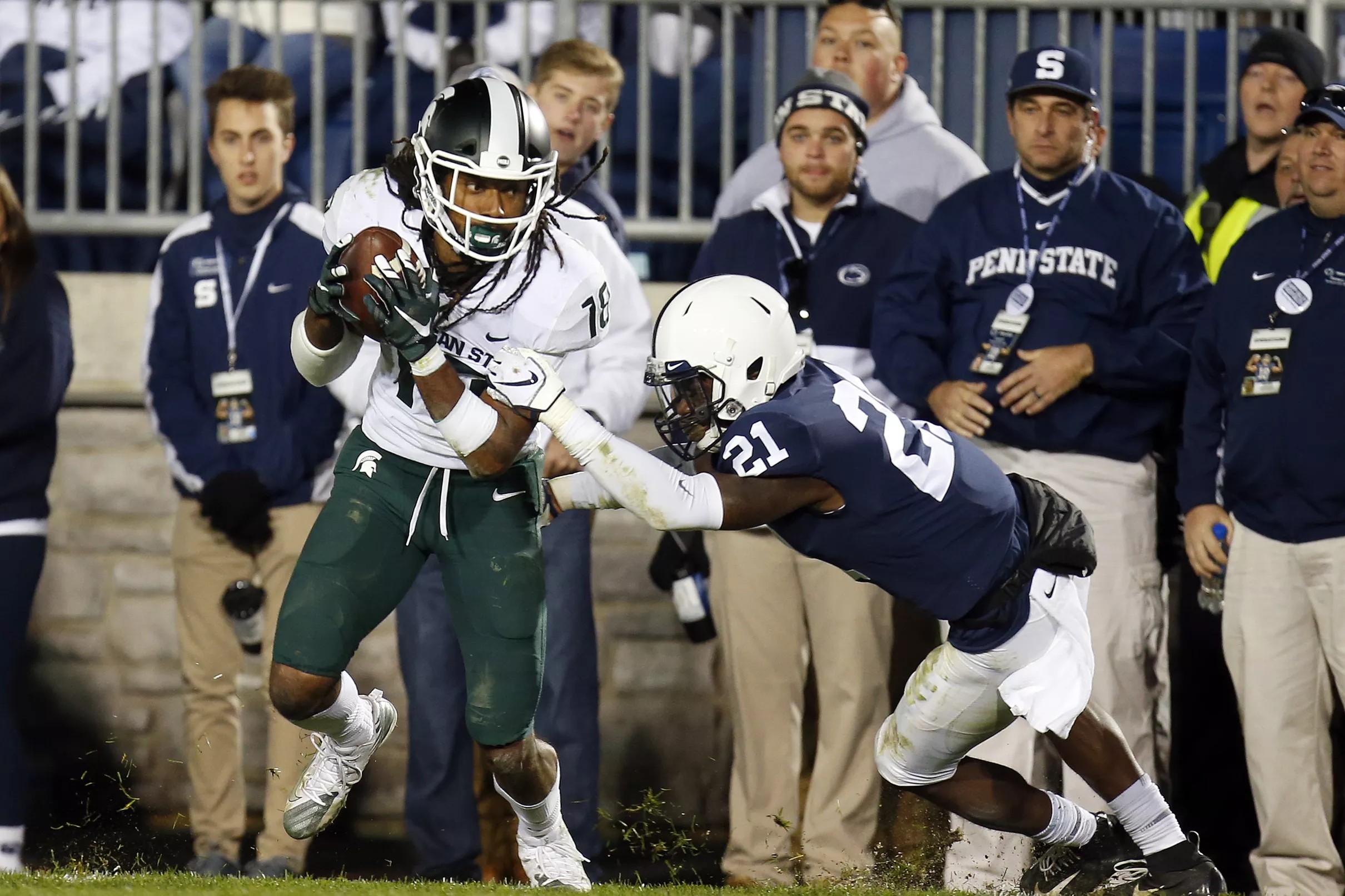 Felton Davis, defense lead MSU to upset over Penn State