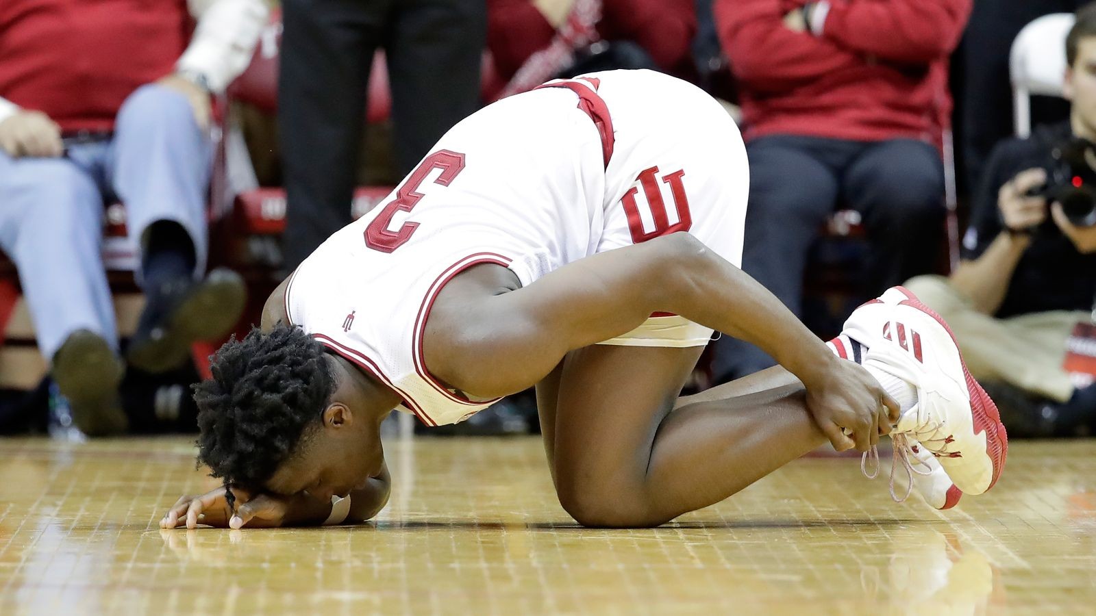 OG Anunoby exits UNC game with ankle injury, status unknown