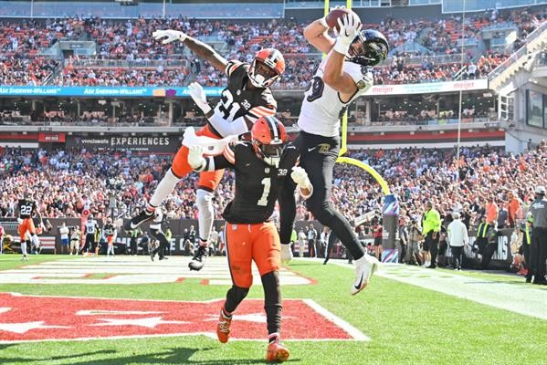 Lamar Jackson has 4 TDs as Ravens roll to 28-3 win over Browns, rookie QB  Dorian Thompson-Robinson - Washington Times