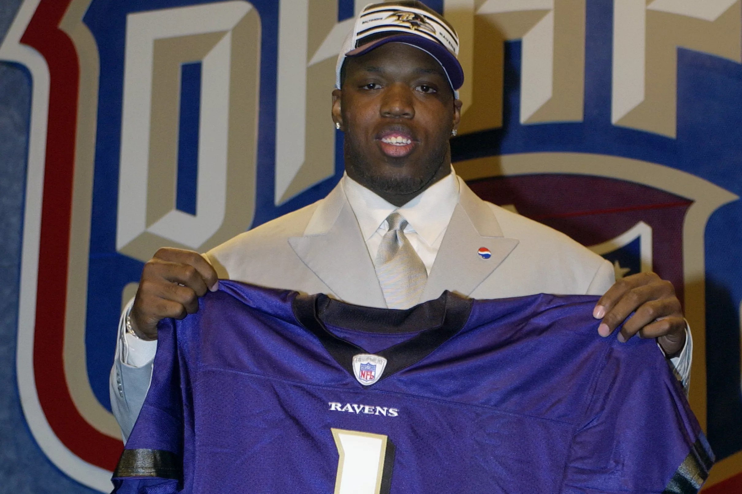 Terrell Suggs surpasses Ray Lewis for most games played in Terrell Suggs surpasses Ray Lewis for most games played in