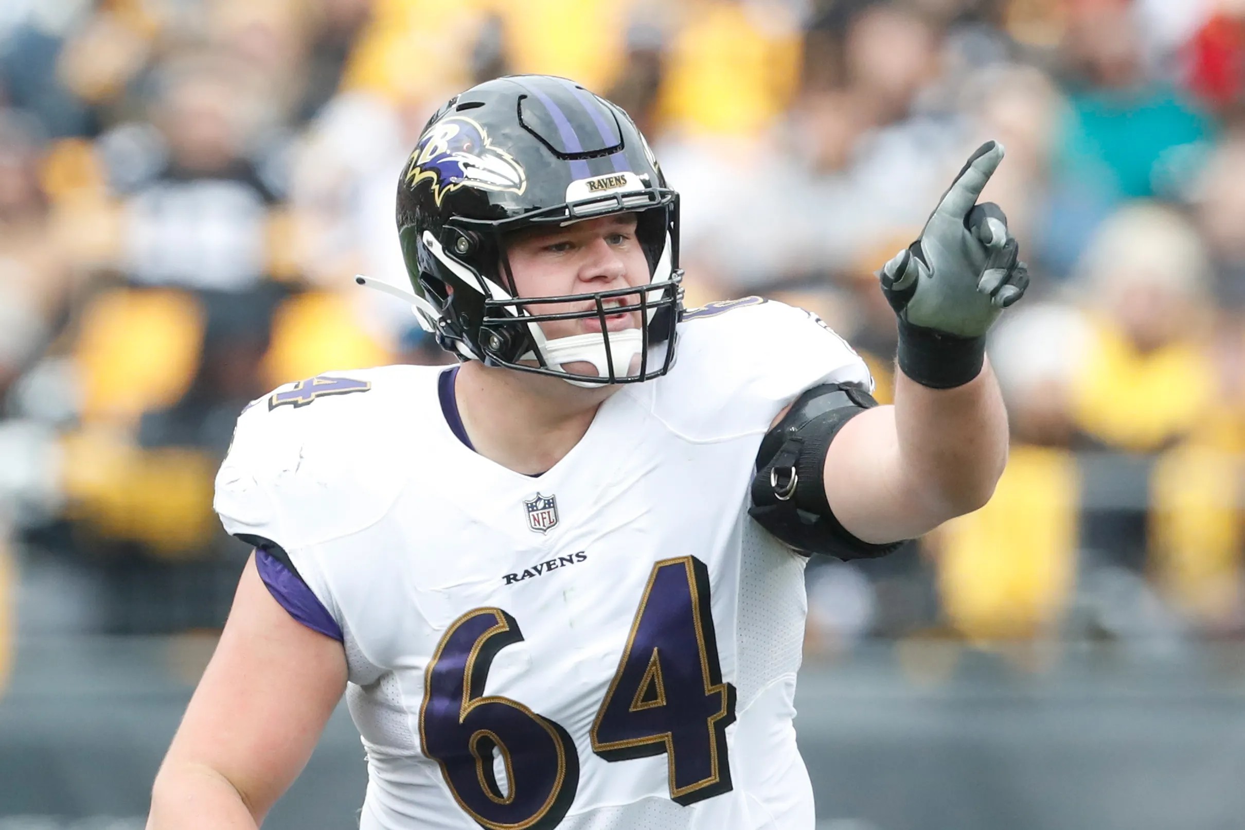 Tyler Linderbaum ranked No. 5 among centers by PFF