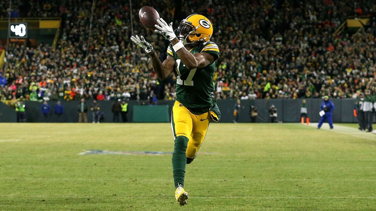 Packers' Davante Adams catches 40yard TD pass to pad lead on Seahawks