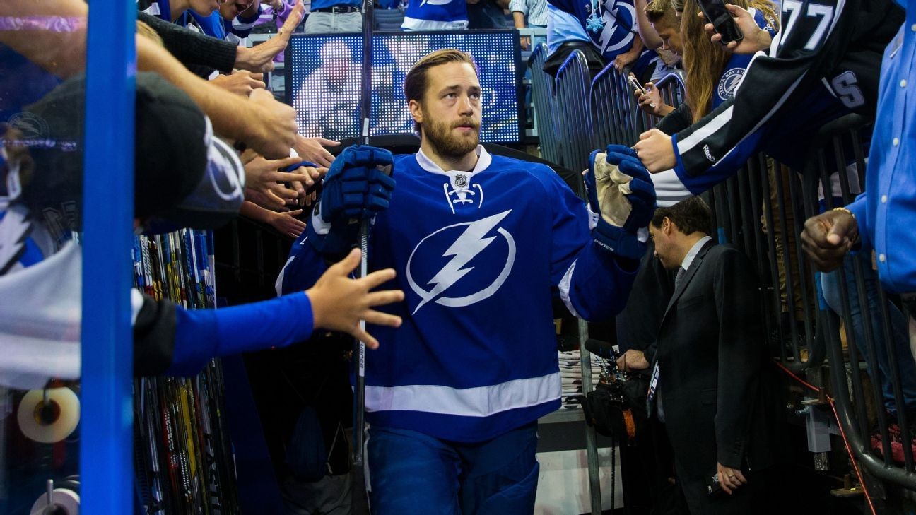 Lightning's Victor Hedman Suffers Injury In Collision