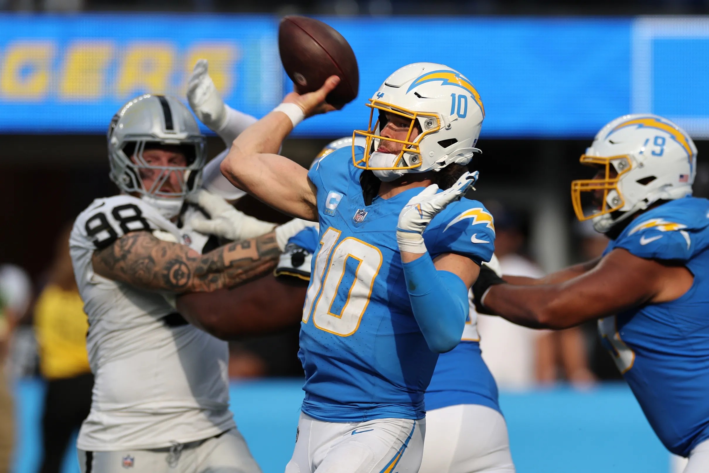 Chargers vs. Raiders Second Half Game Thread - Bolts From The Blue