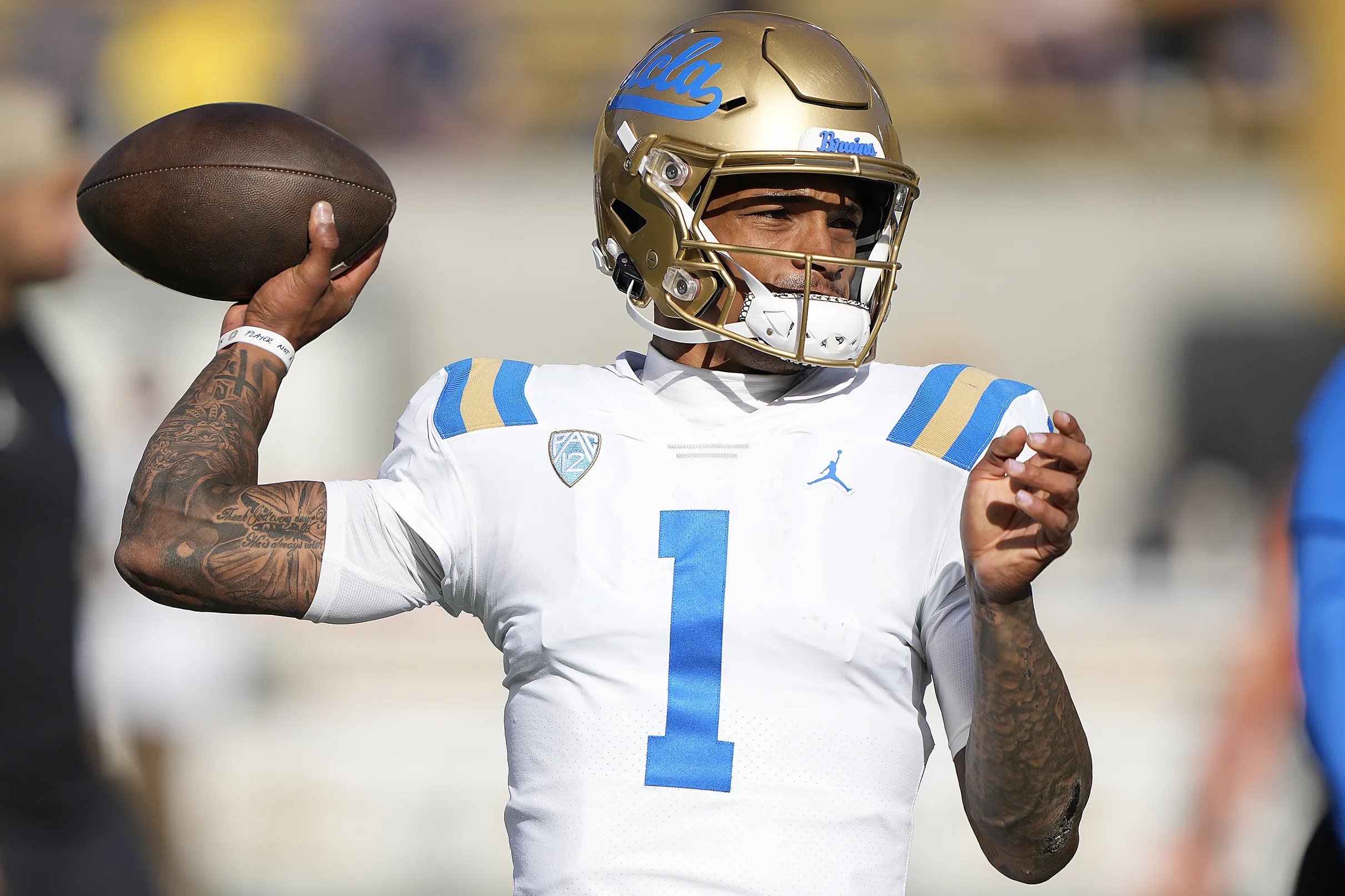 Chargers have met with UCLA QB Dorian ThompsonRobinson