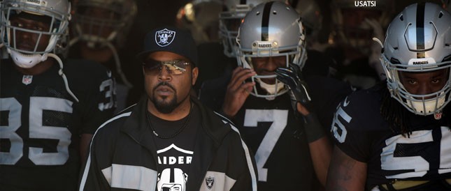 Ice Cube gives Raiders private 'Straight Outta Compton' screening
