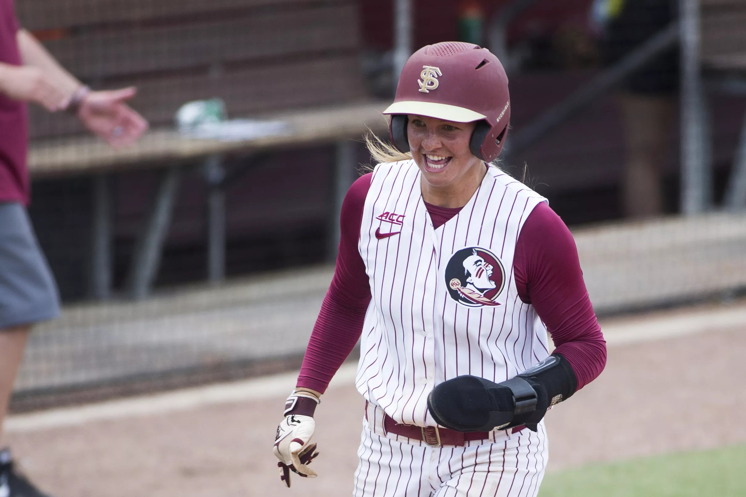 no-4-fsu-softball-uses-an-impressive-power-surge-to-run-rule-south