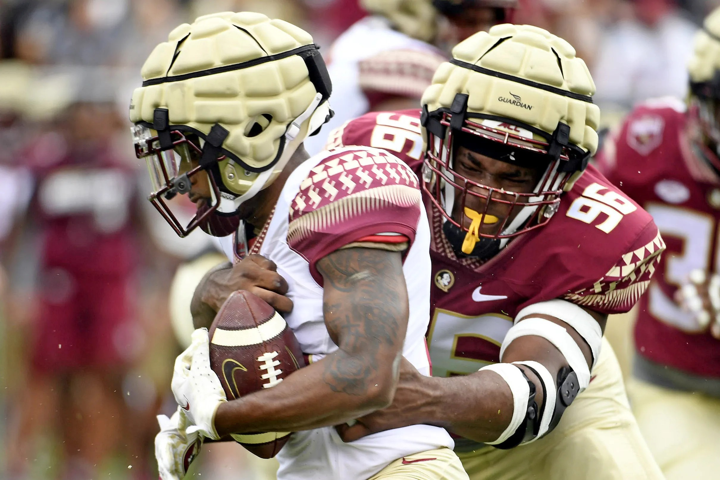Which FSU football players received a redshirt in 2021?