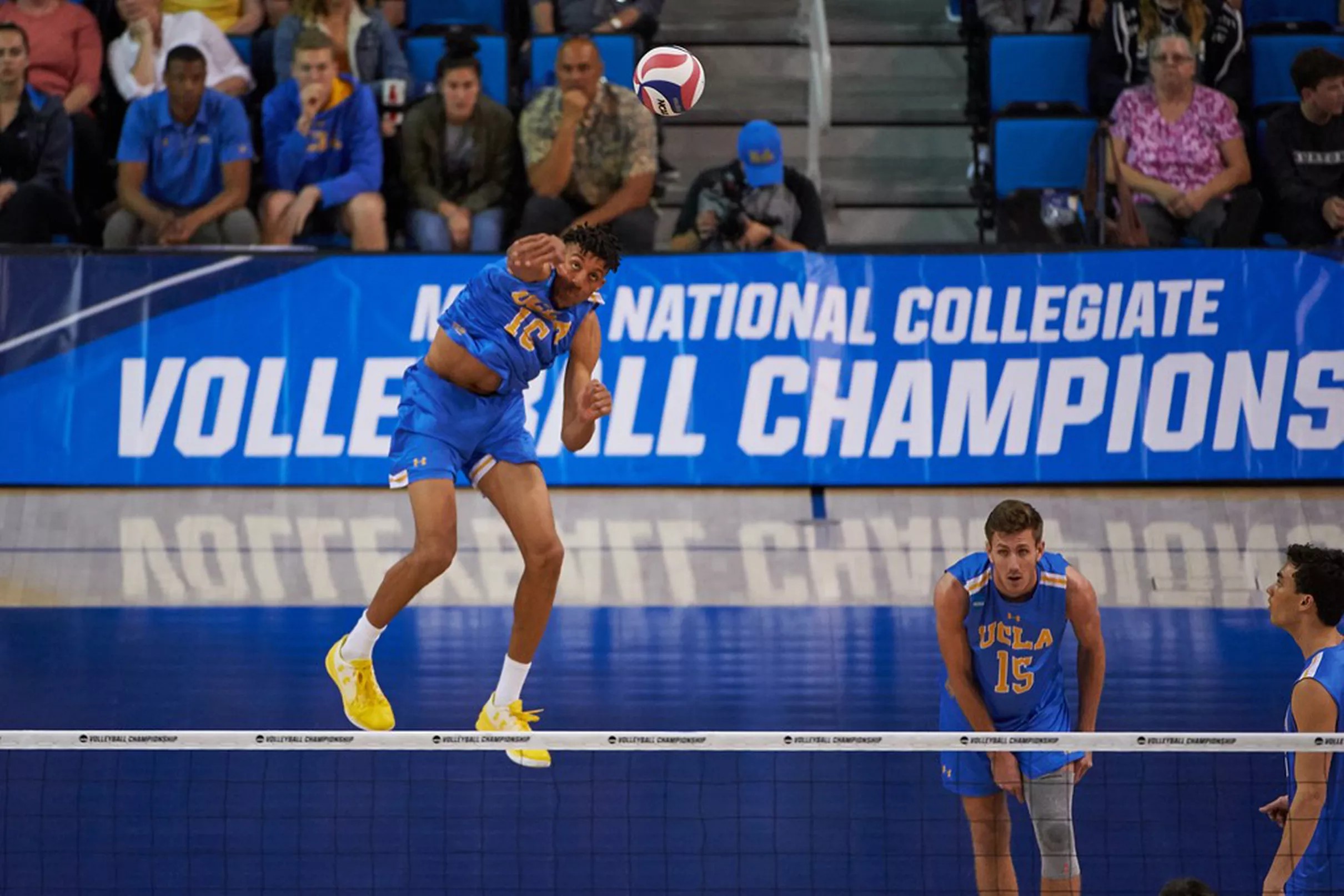 Battle of the 405 UCLA Men’s Volleyball Meets Long Beach State for