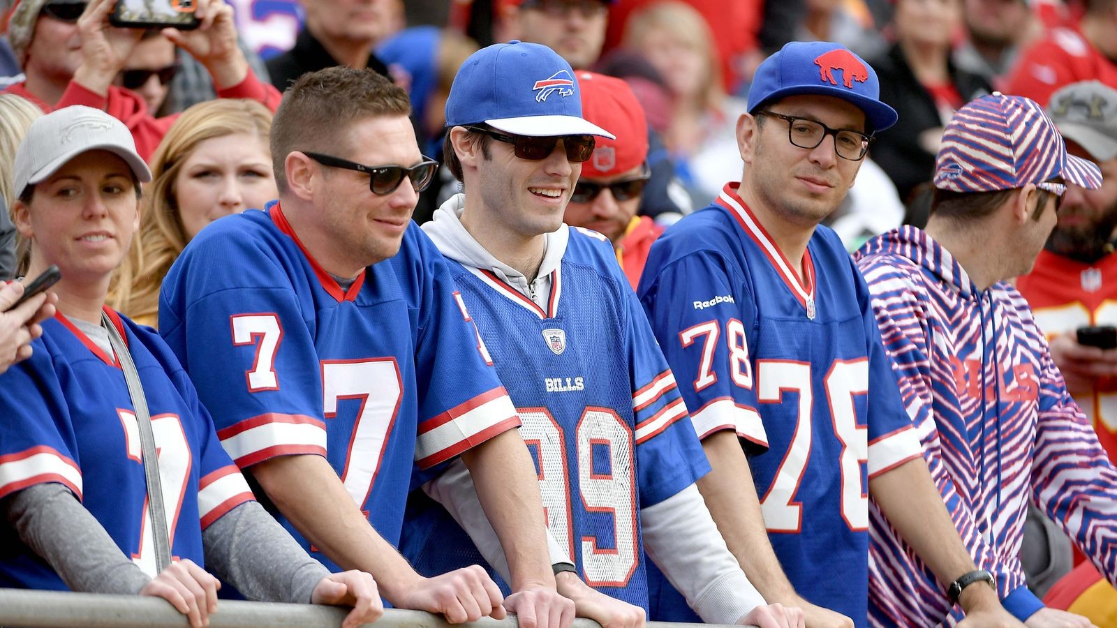 buffalo-bills-fans-rode-an-emotional-roller-coaster-on-new-year-s-eve