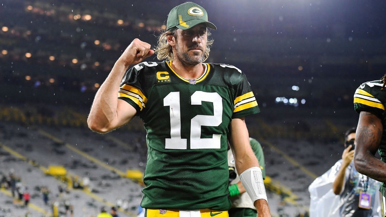 Packers fans had to improvise their Aaron Rodgers Halloween costumes