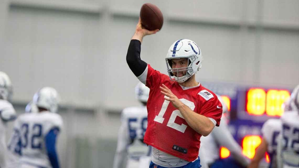 Colts QB Luck increases workload at practice