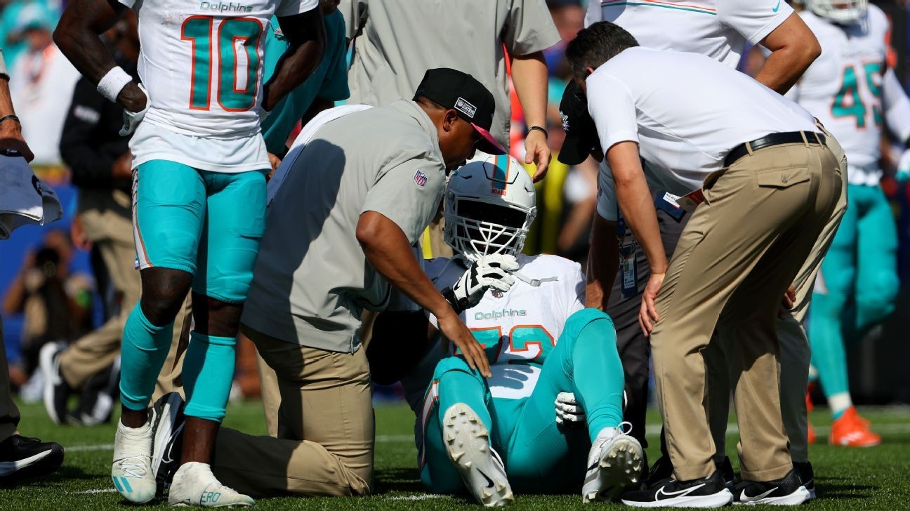 Dolphins LT Terron Armstead injures knee against Bills