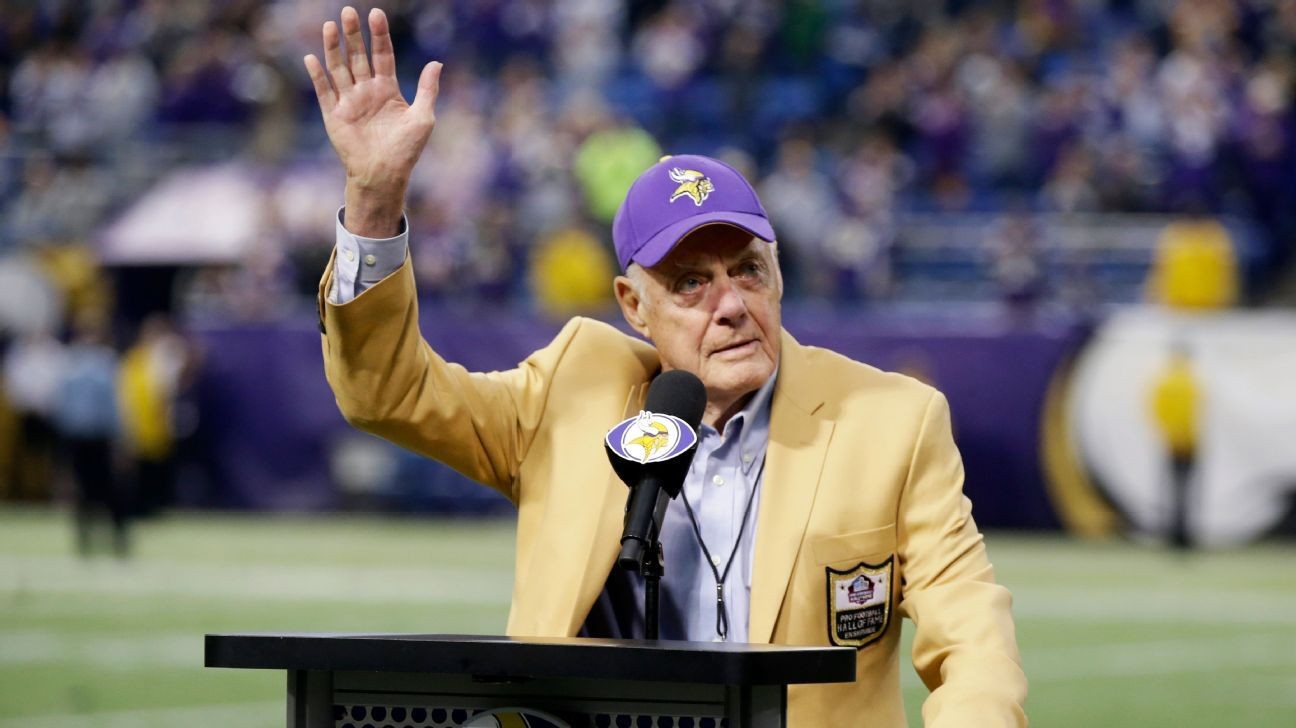 Vikings to honor Bud Grant this season with uniform patch, helmet decal -  CBS Minnesota