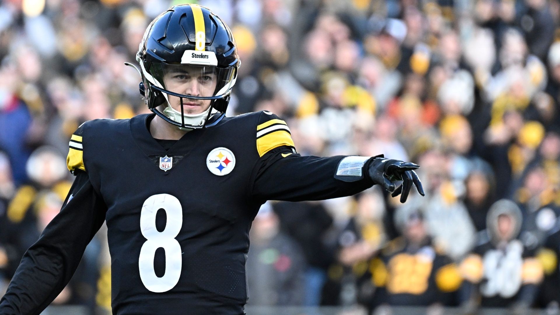 Steelers Quarterback Kenny Pickett Marries Amy Paternoster in New