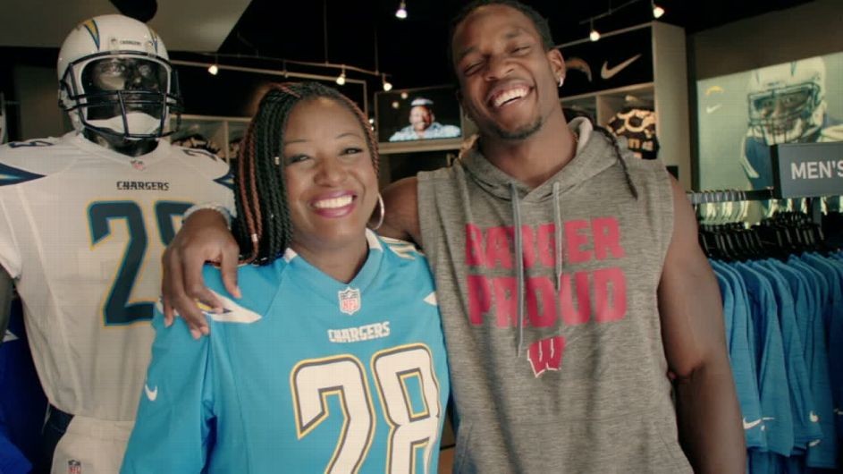 Melvin Gordon's Mom Will Not Wear His Chargers Jersey Until He