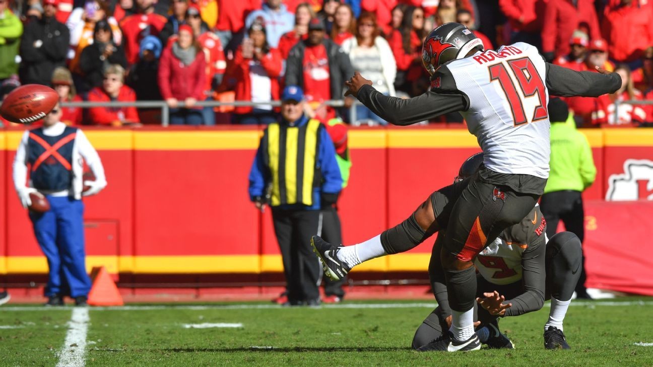 Roberto Aguayo misses another field goal and is NFL's worst kicker