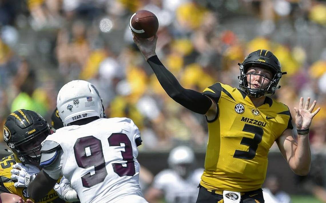 Mizzou QB Drew Lock’s recordbreaking, awardwinning