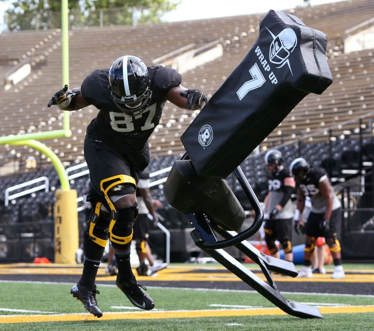 Young Mizzou passrushers pushing for bigger roles