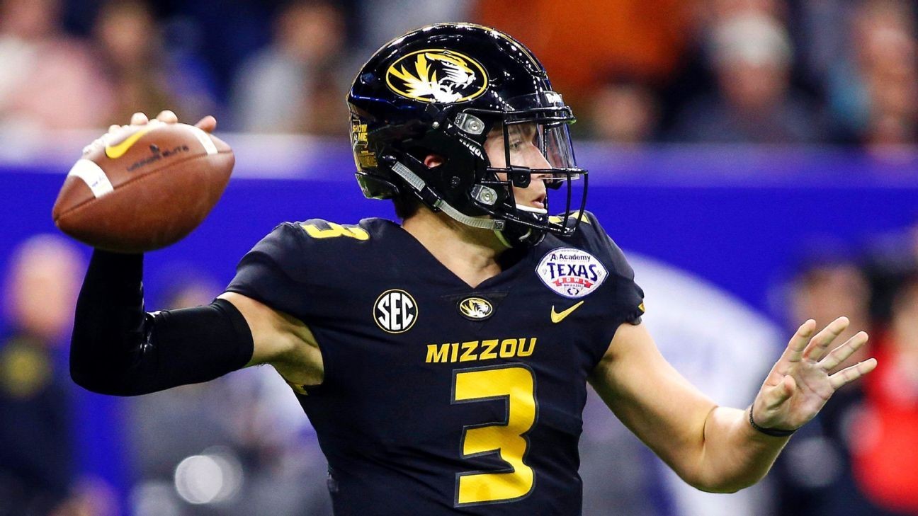 NCAA passTD leader Drew Lock returning to Missouri for