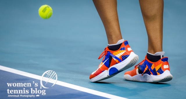 Componer moneda tablero Naomi Osaka presents her custom Nike tennis shoes for Roland Garros