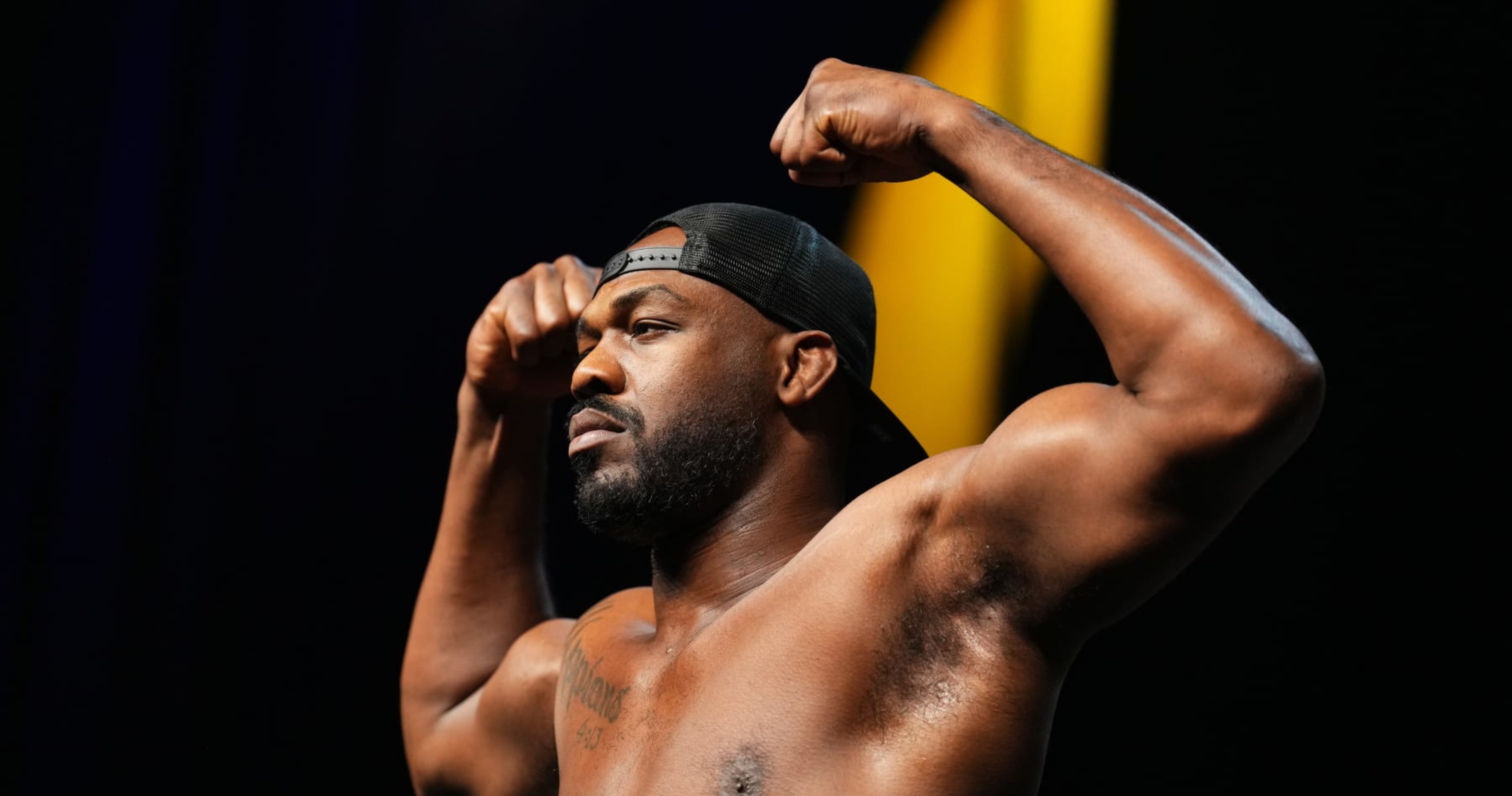 Jon Jones Wins Ufc Heavyweight Title With 1st Round Choke Submission Of