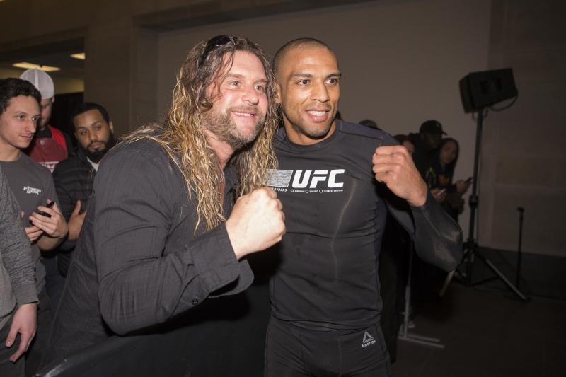 UFC Fight Night Barboza vs. Lee Odds Betting Trends, Preview, Card