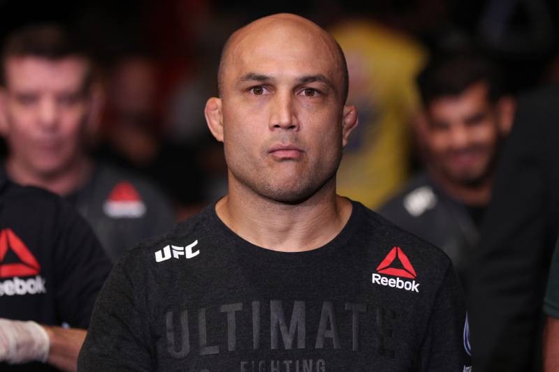 Ufc Hall Of Famer Bj Penn Caught Fighting Bouncer On Video Outside Strip Club